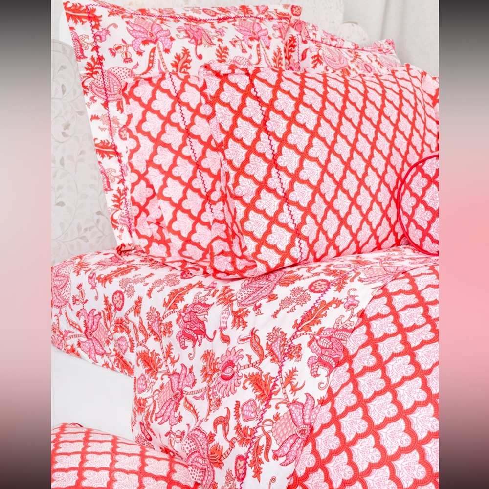 Roller Rabbit Amanda Queen 4-piece Sheet Set Pink/Orange botanical print